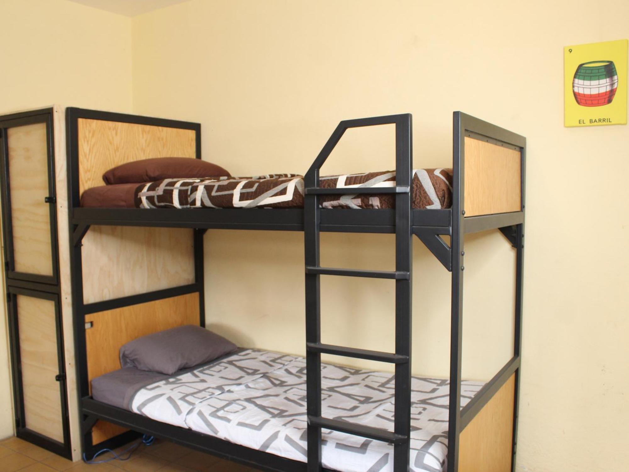 Hostal La Loteria Гуадалахара Екстериор снимка