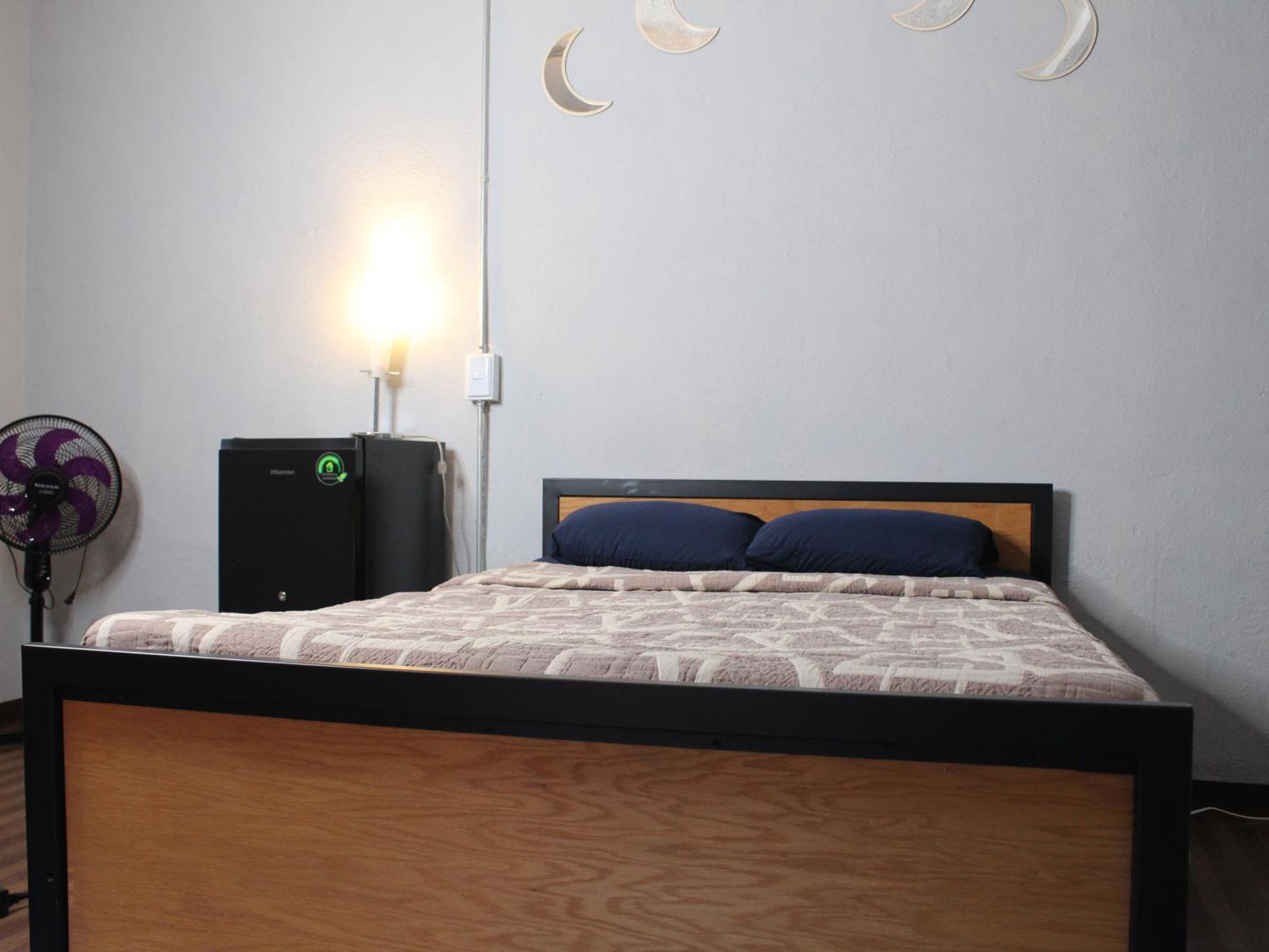 Hostal La Loteria Гуадалахара Екстериор снимка
